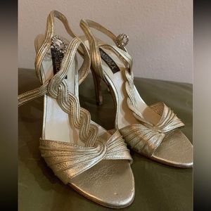 Beautiful gold heels by Badgley Mischka size 7.5